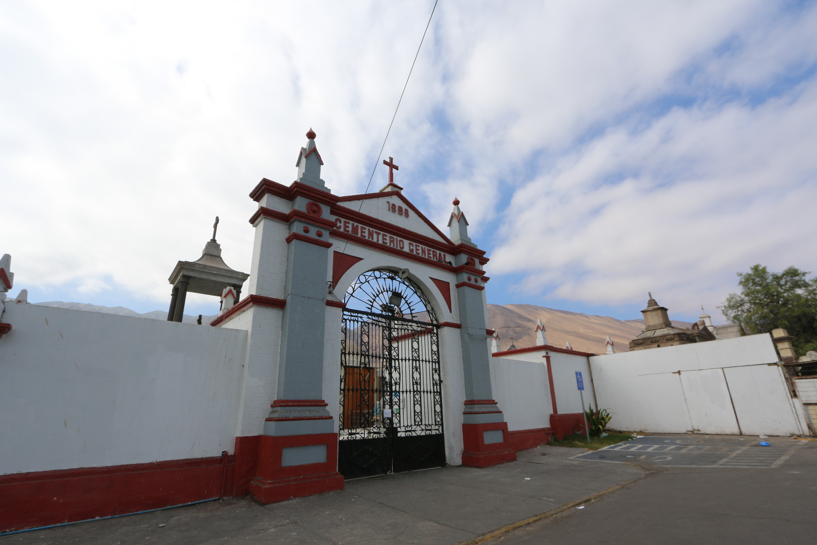Cormudesi extiende por 1 año arriendo y nichos sociales vencidos durante 2020 en cementerios públicos de Iquique