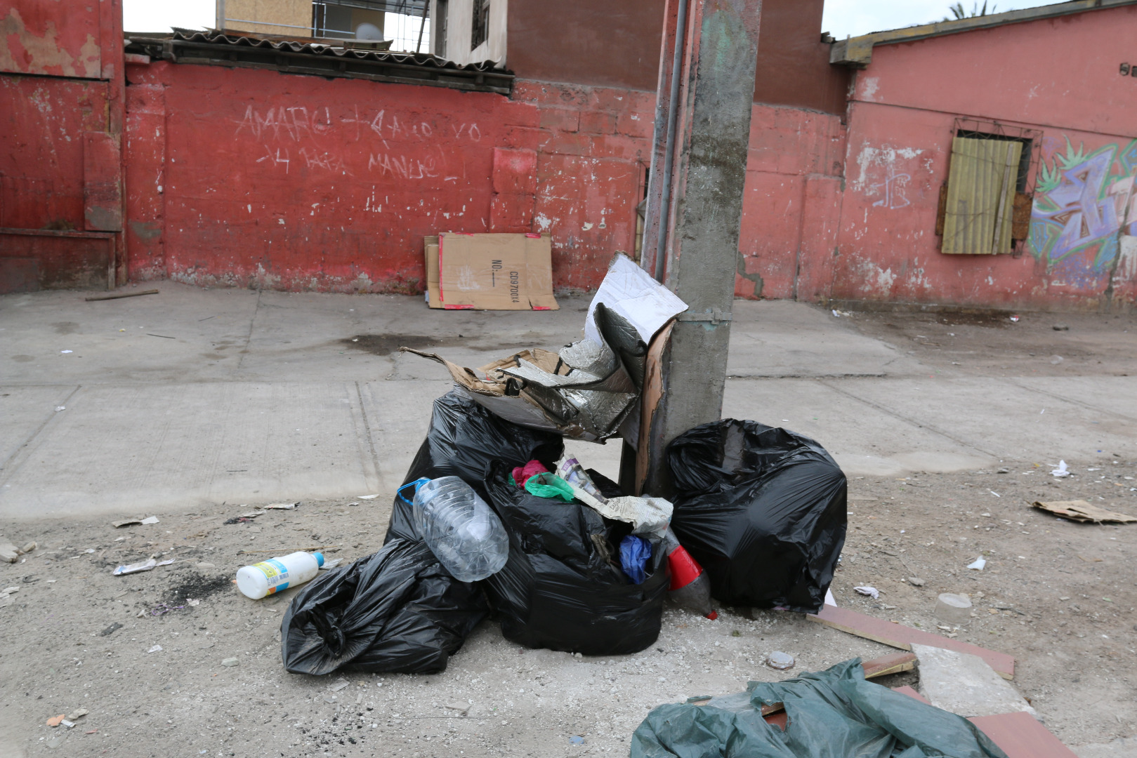 Municipalidad de Iquique ya lleva cerca de 220 notificaciones por depósito irregular de basura y escombros durante 2021